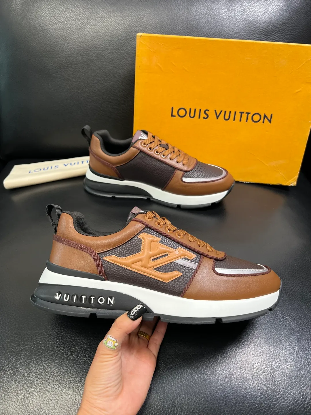 Men's shoes 💰 780 Lv High quality top crafts Louis Vuitton, sports sneakers counter synchronization, uppers imported from Italy, high-quality splicing with colorful and complex crafts, imported lambswool lining soft and comfortable, soles: original soles specially provided by the original factory, T men's shoes 💰U exclusive movable molded soles super comfortable, original and single goods, high quality, welcome to compare, code number 39-44 (customized 38 45)
